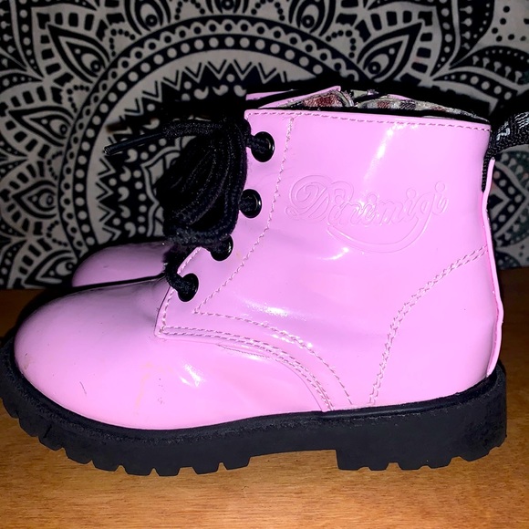 Toddler Pink Boots 🥾💖 - Picture 2 of 5